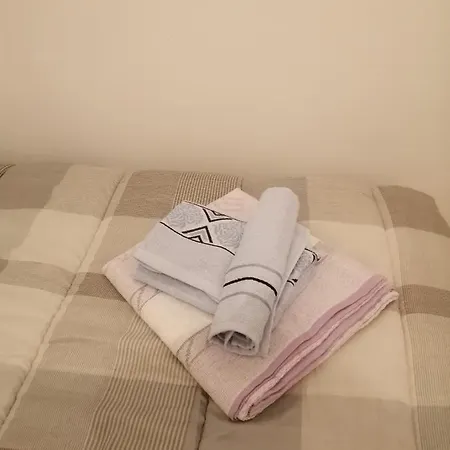 2 Stanze In Casa Universita Martiche منزل للإقامة Quattromiglio